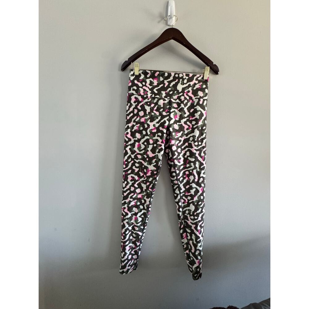 Maaji Abstract Leopard Print Leggings Women’s Size L Pink Black Olive Activewear